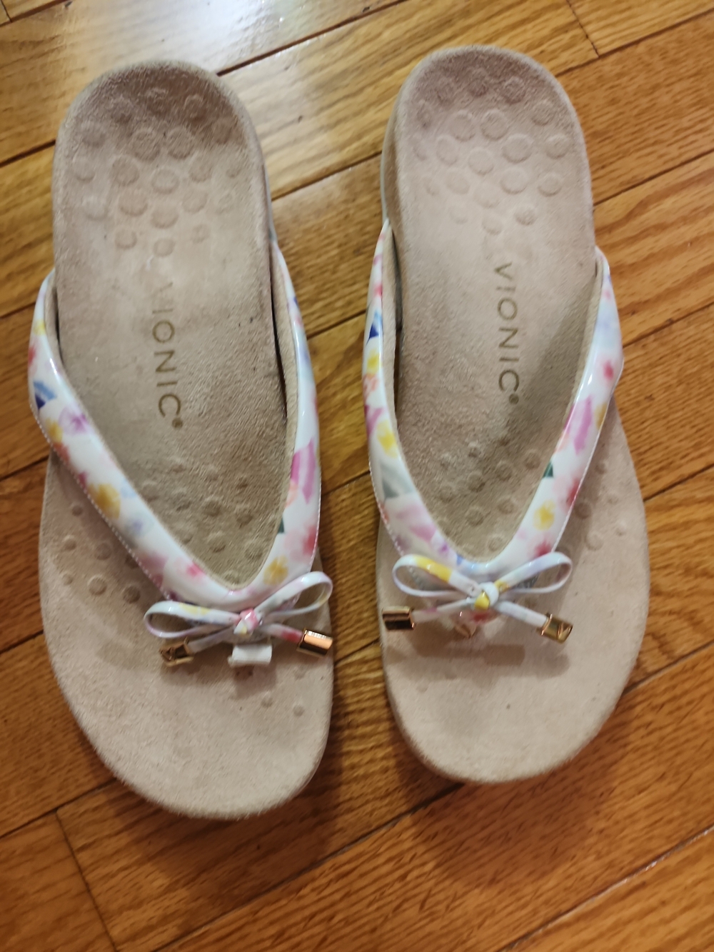 Vionic Bella Rest Women's Bow Flip Flop Sandals in White with Pastel Accents